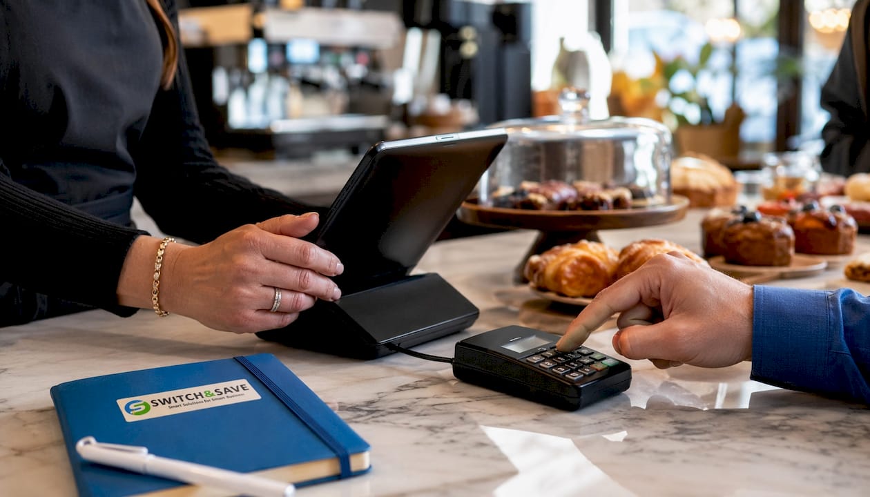 Hands pairing card reader with EPOS terminal